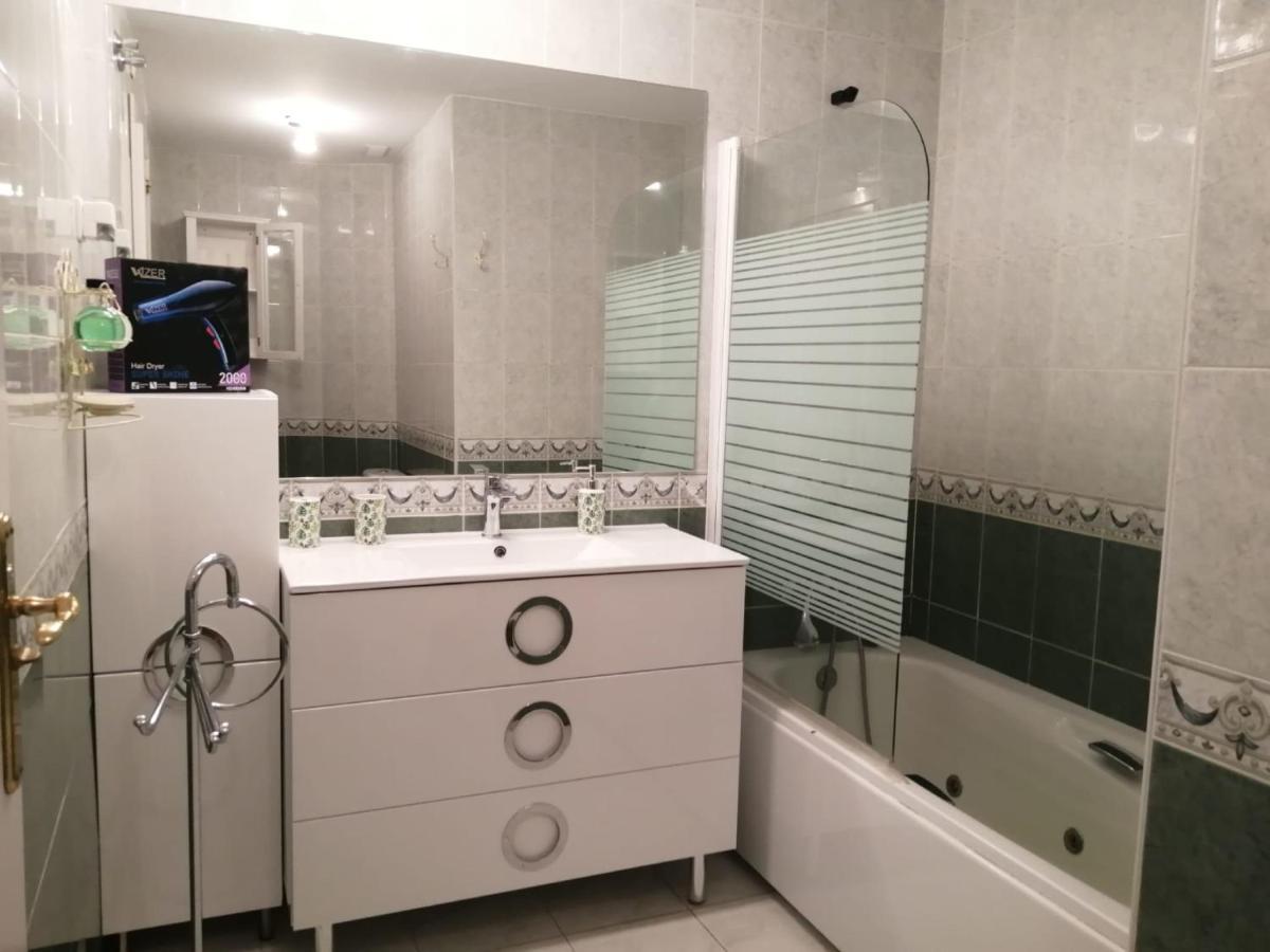 Holidays2benalmadena Torrequebrada Sea View Front With Pool Parking & Terraces Appartement *